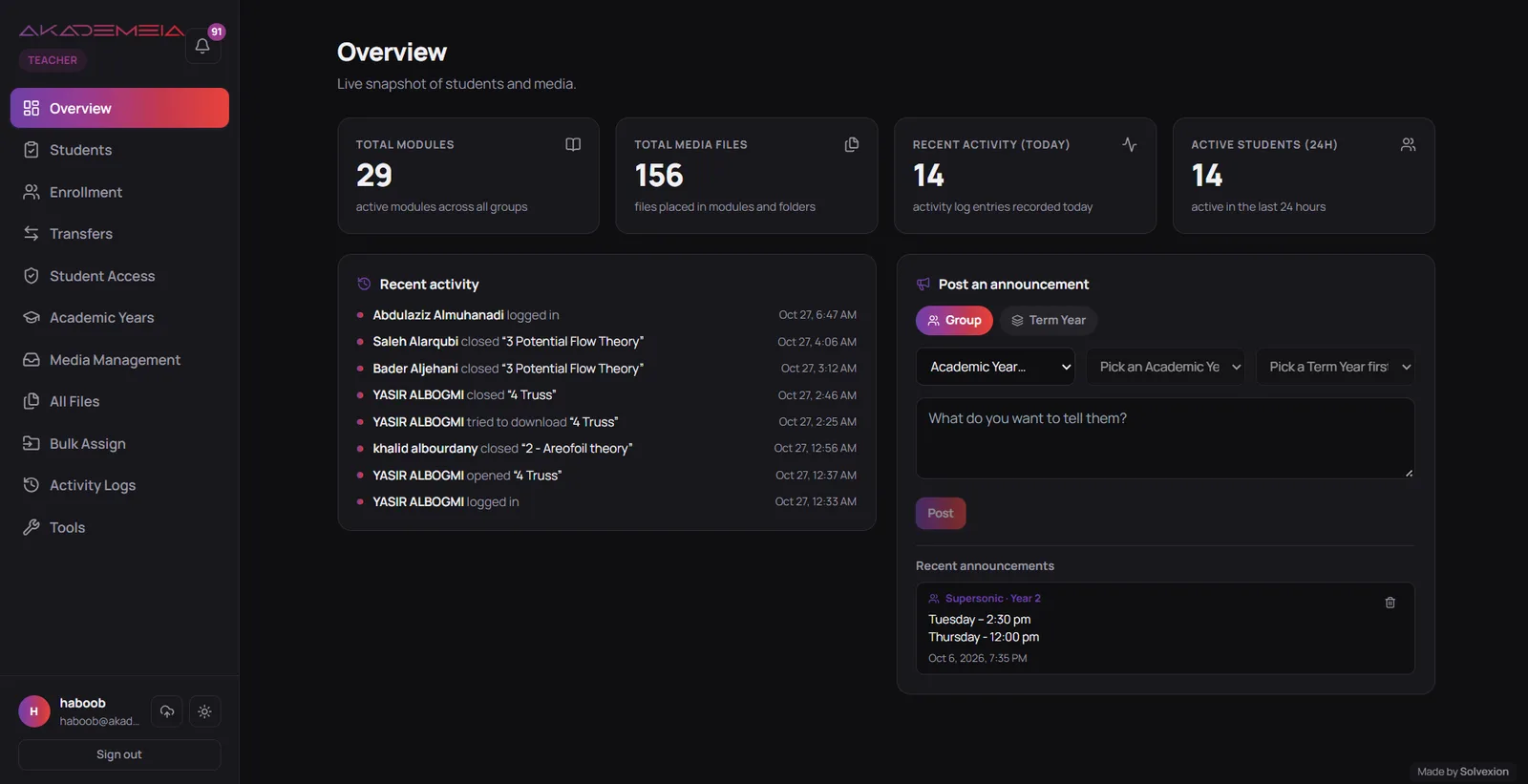 Akademeia teacher overview with module, media and activity totals, recent activity and announcements